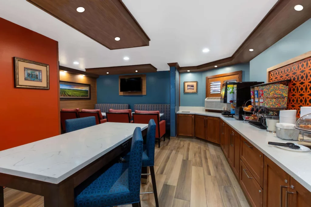 Breakfast Room 1 Higher Quality